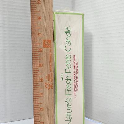 Avon Nature’s Fresh Petite Candle Set Strawberry Fragrance With Holder Vintage Avon