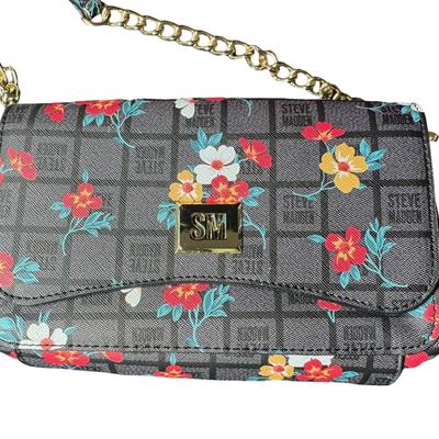 Sale Photo Thumbnail #400: Includes two crossbody bags, and one bucket bag. The bags are believed to be unused. Measurement of largest: 13” x 10”. Pre-auction estimate: $100-$150. [RY]