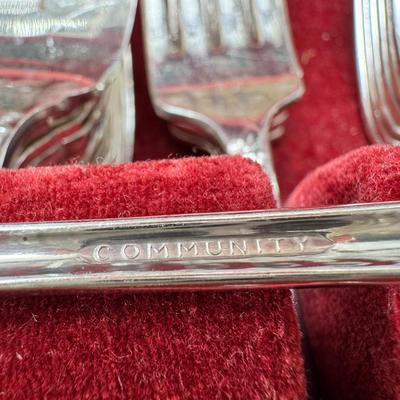 Sale Photo Thumbnail #44: Oneida Community Evening Star 77 piece set with serving pieces in good condition.  Very heavy with storage box , can be shipped.