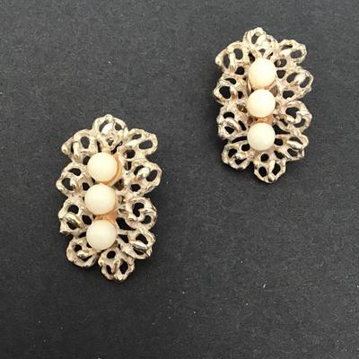 Sale Photo Thumbnail #164: Very nice vintage white wash faux pearl earrings please see attached photos