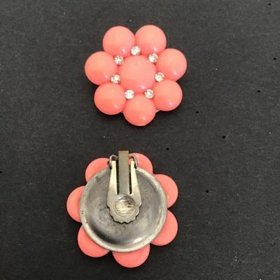 Sale Photo Thumbnail #181: Beautiful Vintage salmon pink earrings with clear rhinestones please see attached photos