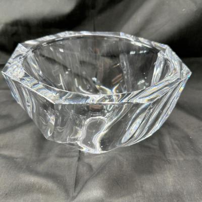 Sale Photo Thumbnail #52: SIGNED & NUMBERED BY LARS HELLSTEN ORREFORS CRYSTAL CENTERPIECE BOWL SIGNED  NUMBERED  LARS HELLSTEN heavy faceted Absolutely stunning Swedish crystal bowl signed and numbered by artist Lars Hellsten for Orrefors Crystal.  Large bowl could be used as a ce