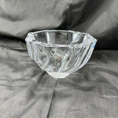Sale Photo Thumbnail #59: SIGNED & NUMBERED BY LARS HELLSTEN ORREFORS CRYSTAL CENTERPIECE BOWL SIGNED  NUMBERED  LARS HELLSTEN heavy faceted Absolutely stunning Swedish crystal bowl signed and numbered by artist Lars Hellsten for Orrefors Crystal.  Large bowl could be used as a ce