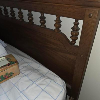 Vintage Wooden Twin bed
