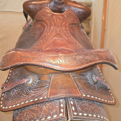 Horse saddle