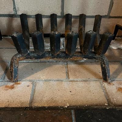 Cast Iron Fireplace Grate With Brass Finials on Andirons (LR-BC)