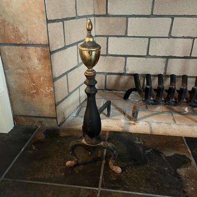 Cast Iron Fireplace Grate With Brass Finials on Andirons (LR-BC)