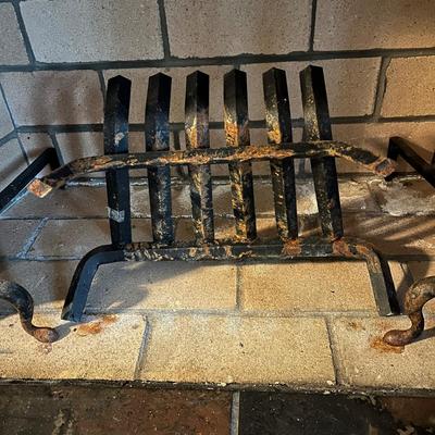 Cast Iron Fireplace Grate With Brass Finials on Andirons (LR-BC)