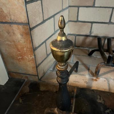 Cast Iron Fireplace Grate With Brass Finials on Andirons (LR-BC)