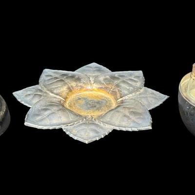 Sale Photo Thumbnail #504: This is a metal pear mini bar with leaf tray and shot glasses. Measurement: 6”H. Pre-auction estimate: $75-$125. [RE]