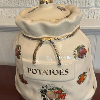 Henry’s Staffordshire England Ceramic Potato Keeper with Lid