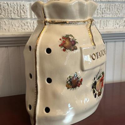 Henry’s Staffordshire England Ceramic Potato Keeper with Lid
