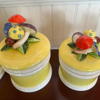 Seymour Mann Mushroom Canister Set with Salt & Pepper (6 Pieces)