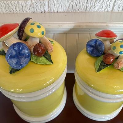 Seymour Mann Mushroom Canister Set with Salt & Pepper (6 Pieces)