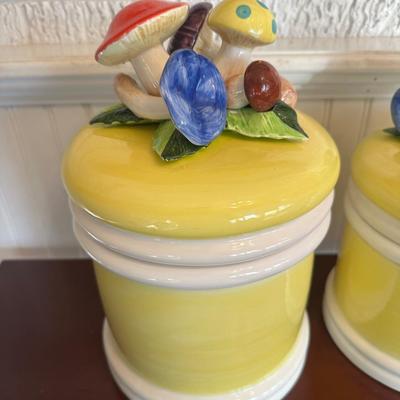 Seymour Mann Mushroom Canister Set with Salt & Pepper (6 Pieces)