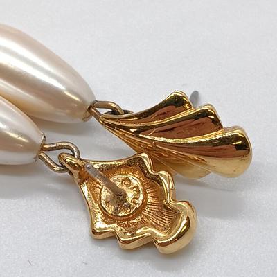 LOT 153: Avon Queen Bee Pendant Necklace, Abalone Circle Pendant Necklace & More