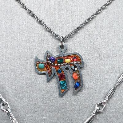 LOT 154: Vintage Silver-Tone Costume Jewelry