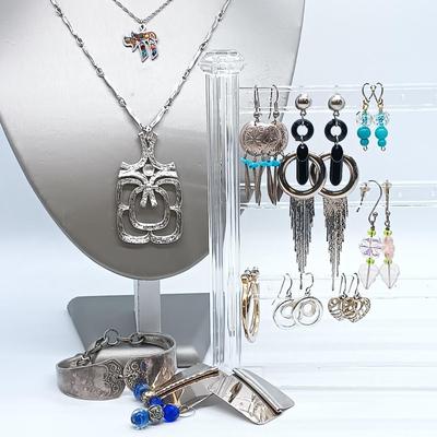 LOT 154: Vintage Silver-Tone Costume Jewelry