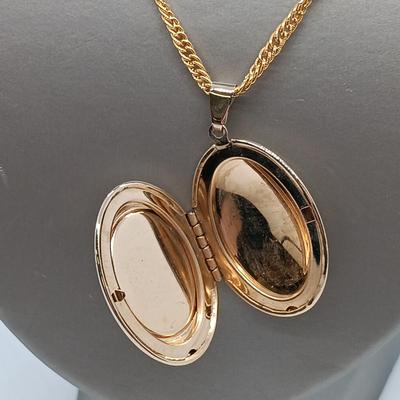 LOT 155: Vintage Costume Jewelry