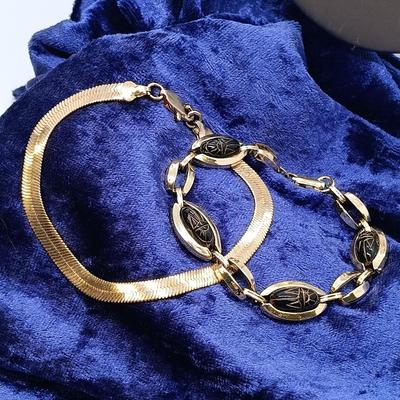 LOT 155: Vintage Costume Jewelry