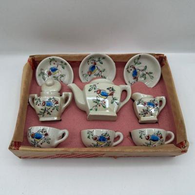 Vintage Child’s Tea Set