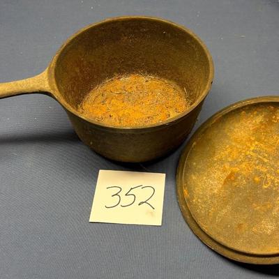 Cast Iron 2 Quart Sauce Pot