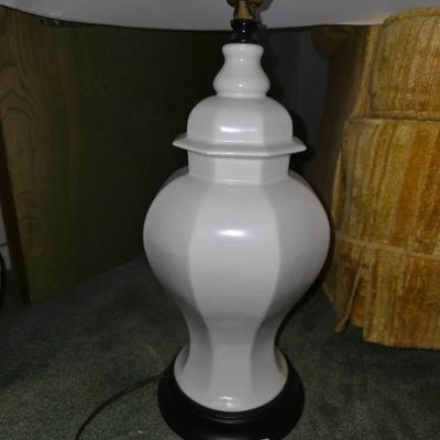 White Ginger jar lamp