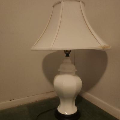 White Ginger jar lamp