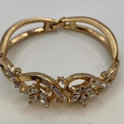 Trifari clear stone bracelet