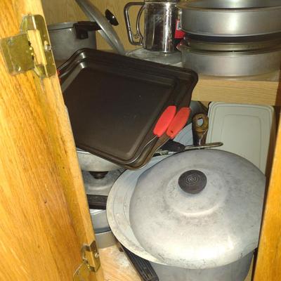 Large Collection of Kitchen Ware- Dinnerware, Utensils, Cookware, Bake Ware, Appliances, etc.