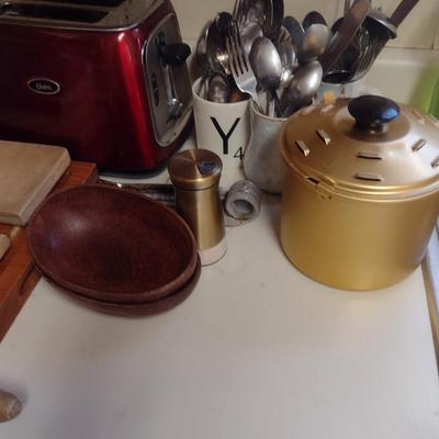 Large Collection of Kitchen Ware- Dinnerware, Utensils, Cookware, Bake Ware, Appliances, etc.