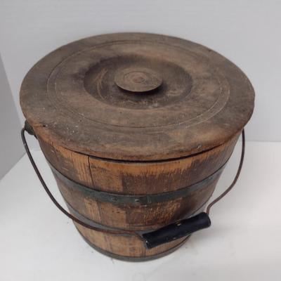 Shaker Style Staved Berry Bucket with Handle and Lid