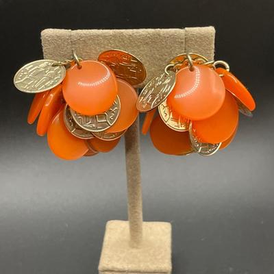 Peach and gold tone set