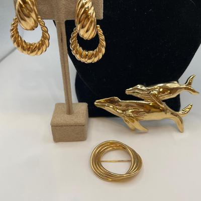 Humpback whale signed pendant and more gold tone jewelry