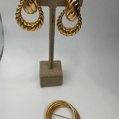 Humpback whale signed pendant and more gold tone jewelry