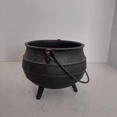 Small Cast Iron Tri-Footed Cauldron with Handle- Approx 6 1/2" in Diameter