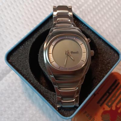 LIKE NEW MEN'S FOSSIL WATCH