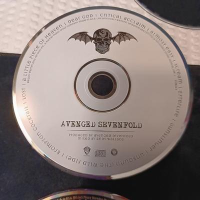 AVENGED SEVENFOLD NIGHTMARE BOOK AND 4 CD'S