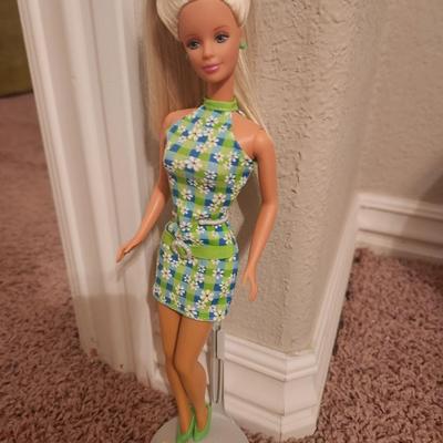 1998 Barbie Pretty in Plaid