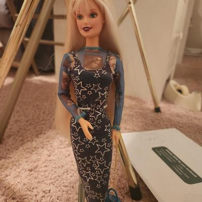 1999 Nails Hollywood Barbie
