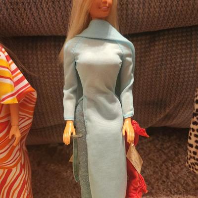 1975 Malibu Barbie w/ Extra Outfit