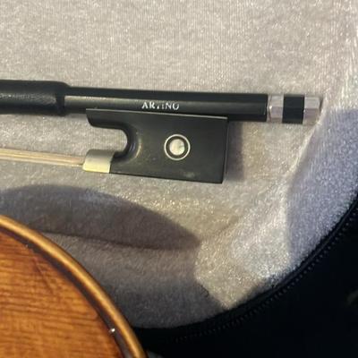 Regale R-460 4/4 Violin – Hong Kong 2021 – Mint Condition + Premium Case & Accessories!