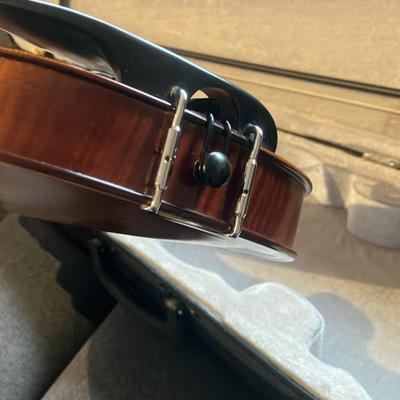 Regale R-460 4/4 Violin – Hong Kong 2021 – Mint Condition + Premium Case & Accessories!