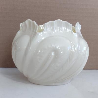 Beleek Irish Pottery Cabbage Leaf Flower Bowl- Approx 4 1/2" in Diameter