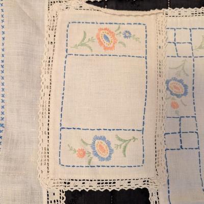 Vintage Runners, Dresser Set