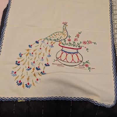 Vintage Runners, Dresser Set