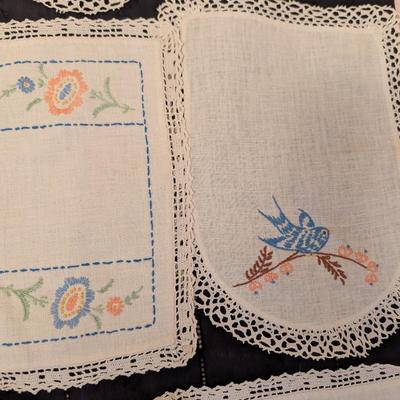 Vintage Runners, Dresser Set