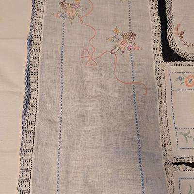 Vintage Runners, Dresser Set