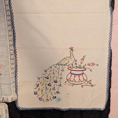 Vintage Runners, Dresser Set