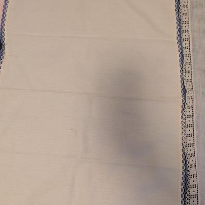 Vintage Runners, Dresser Set